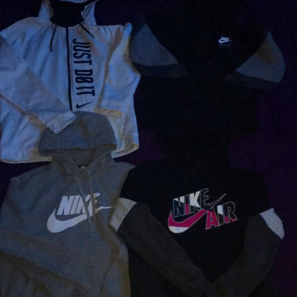 4 Nike Sweaters